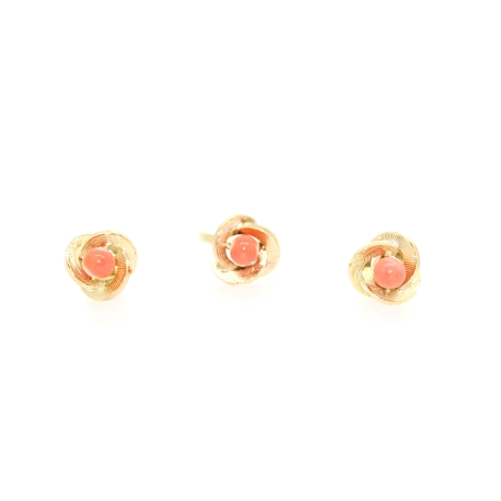 CONJUNTO DE PENDIENTES Y ANILLO MODELO ANTIGUO EN ORO CON CORAL