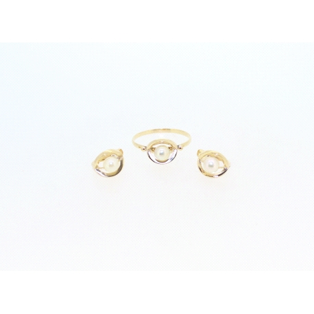 CONJUNTO DE PENDIENTES Y ANILLO EN ORO CON PERLA