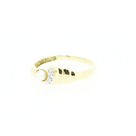 ANILLO EN ORO CON PERLA Y CIRCONITAS