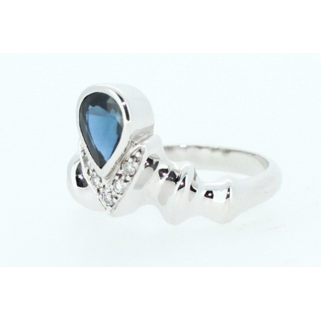 ANILLO CON ZAFIRO DE 0,85CT Y BRILLANTES