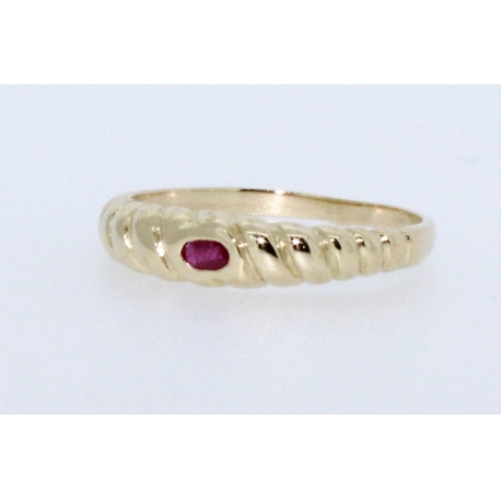 ANILLO EN ORO CON RUBI EN TALLA OVAL