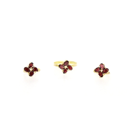 CONJUNTO DE SORTIJA Y PENDIENTES EN ORO 18K CON RUBIES Y CIERRE CATALA