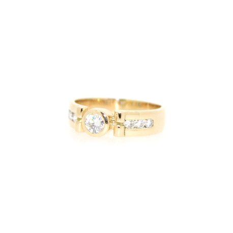 ANILLO EN ORO CON 0.60 CT EN BRILLANTES