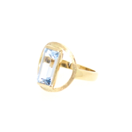 ANILLO EN ORO CON TOPACIO AZUL