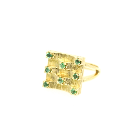 ANILLO EN ORO CON ESMERALDAS