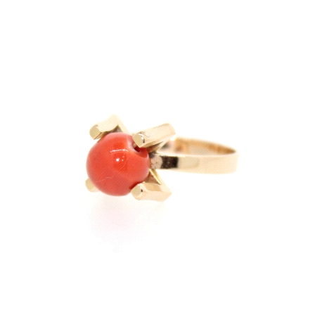 ANILLO EN ORO CON CORAL